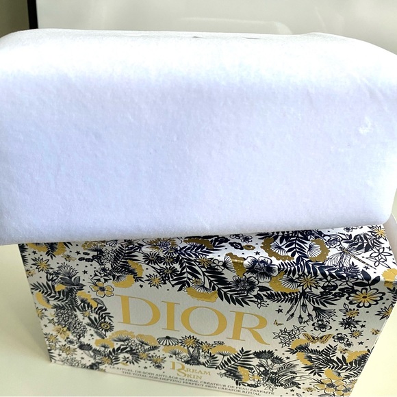 NWOT Dior Pouch - Picture 7 of 8